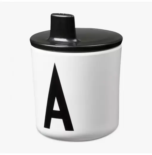 Tapa con boquilla negra para vaso melamina Design Letters 