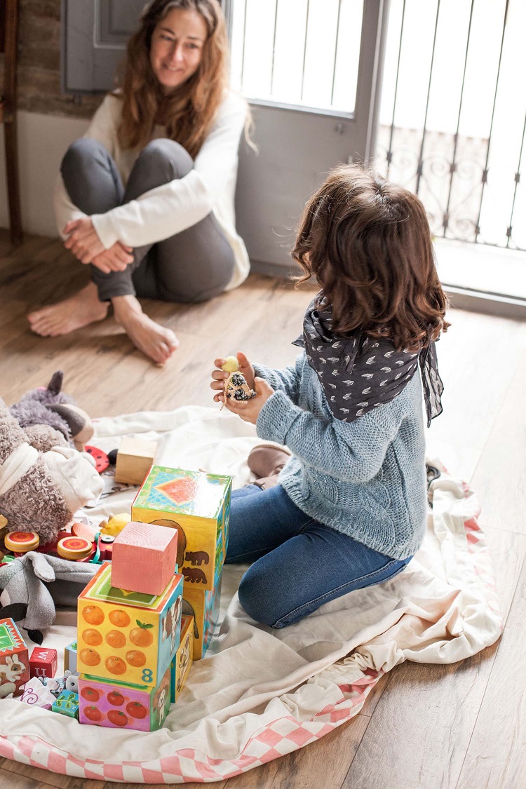 La importancia de aprender a recoger en los niños: consejos y productos para convertir una tarea en juego